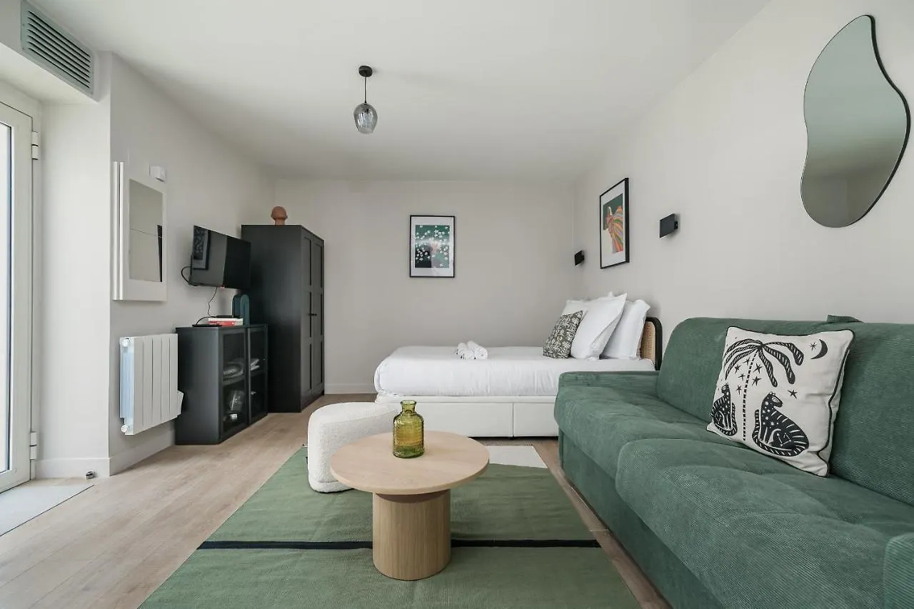 Apartment Poetic Stay - Montmartre Paris France